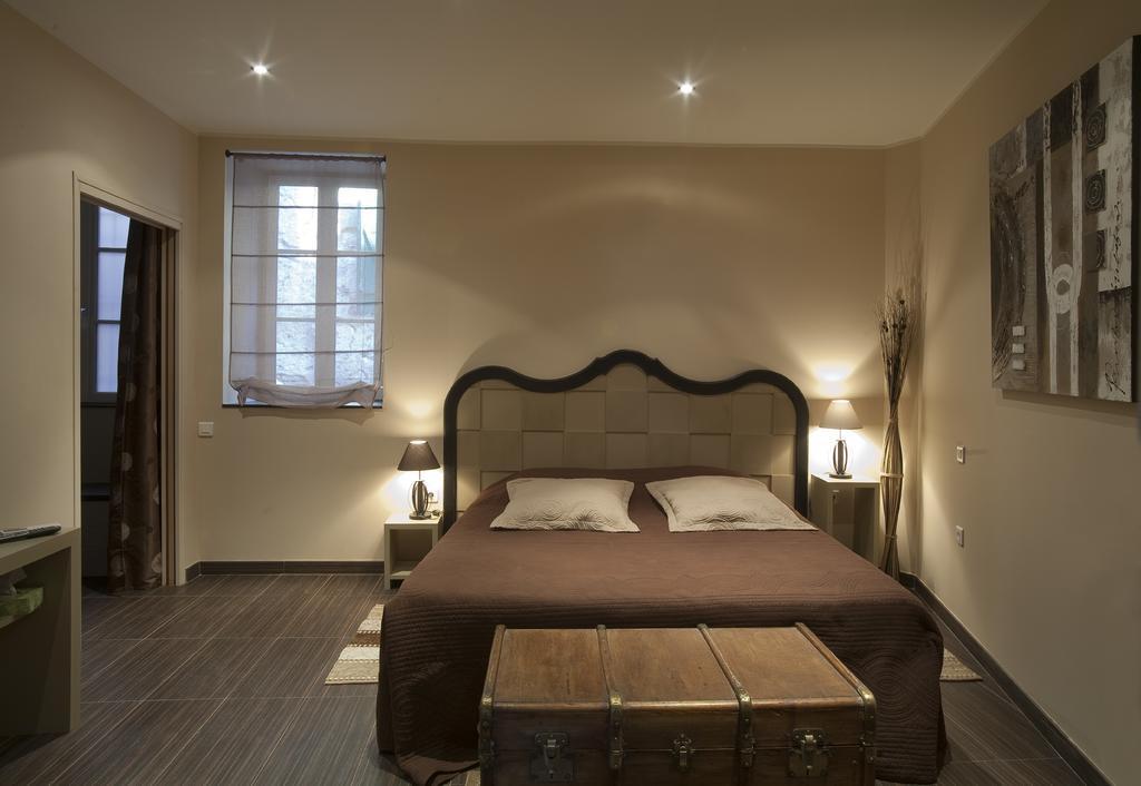 Bed & Breakfast Demeure Du Pareur Villeneuve-Minervois Exterior photo